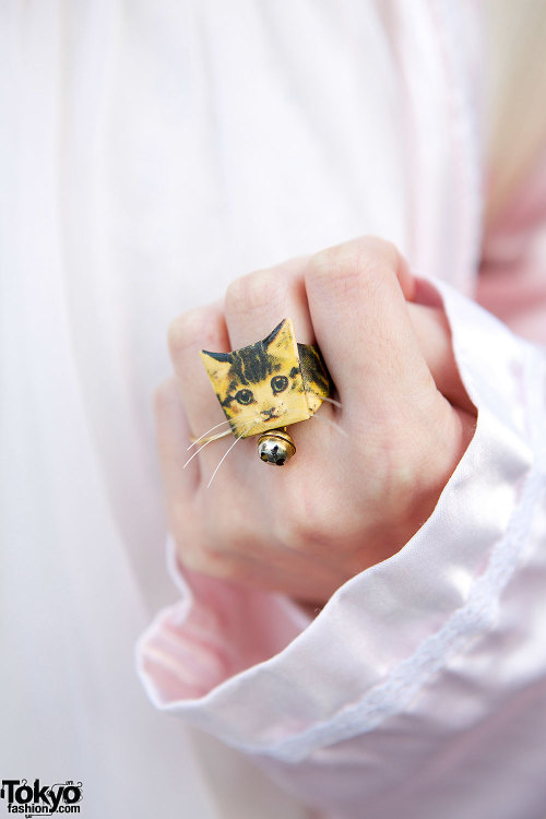 Fumako with a kawaii cat ring &amp; cute resale fashion on the street in Harajuku.