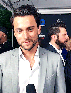 jackson-falahee:  Jack Falahee: Hey, guys, I’m Jack Falahee, and I’m super excited about season 5 of ‘How To Get Away With Murder’!