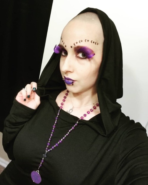 New makeup who dis? Rosary by @hadapixiedesigns www.instagram.com/p/CJE6bUNJz1-/?igshid=oyw4