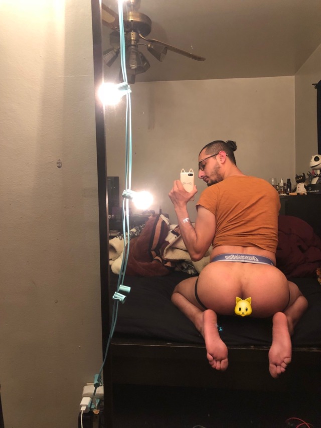 sluttydrunk:I need a new butt pic pose