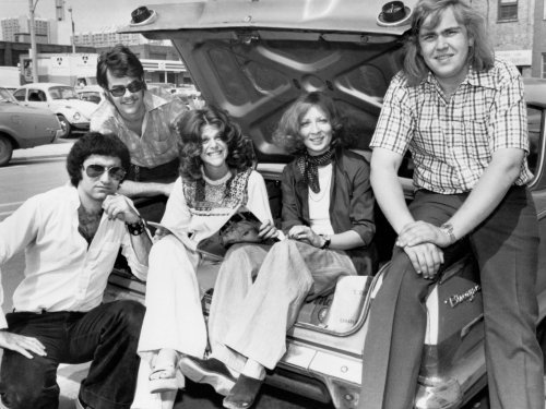 Eugene Levy, Dan Ackroyd, Gilda Radner, Rosemary Radcliffe, and John Candy in 1974. Check this blog!