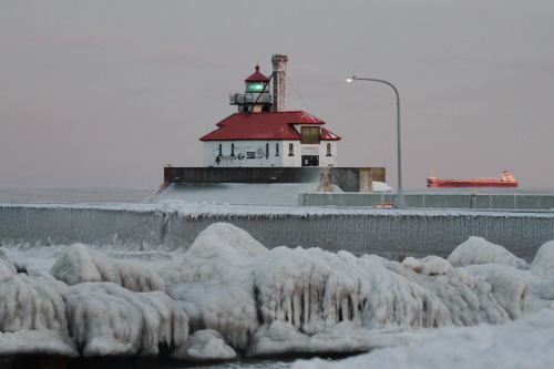 highways-are-liminal-spaces:Ice along Lake Superior, MNTaken January 2022