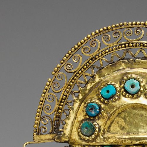 art-of-swords:Ceremonial Knife (Tumi)Dated: 9th–11th centuryPlace of Origin: PeruCulture: Sicán (Lam