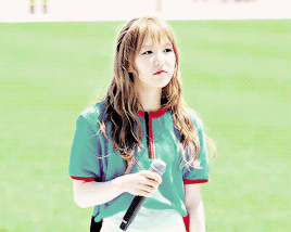 wendy singing something kinda crazy.