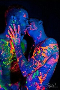 sir3nh3art:  lovehouse:  ~Fluo gay party~