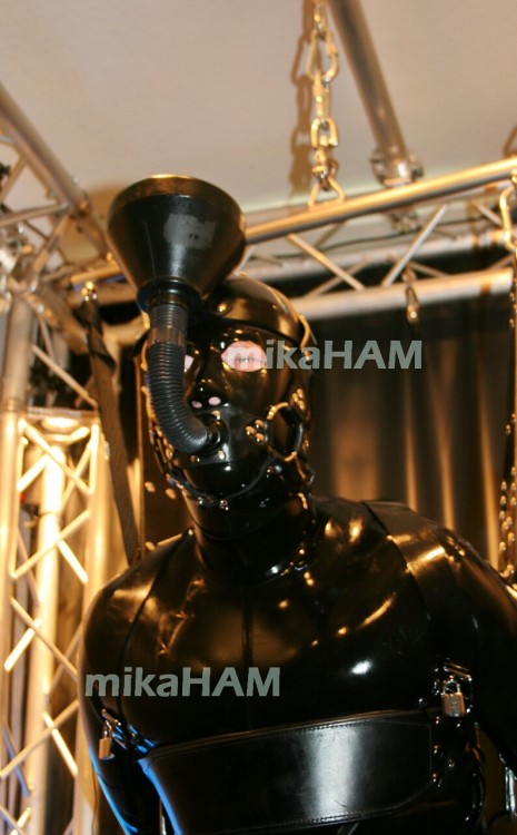 mikaham:  lockedinrubber:  Some enema play with mikaham, boundrubberboi and -rbbrboy-, theory and practical solution :-)   *smile* 