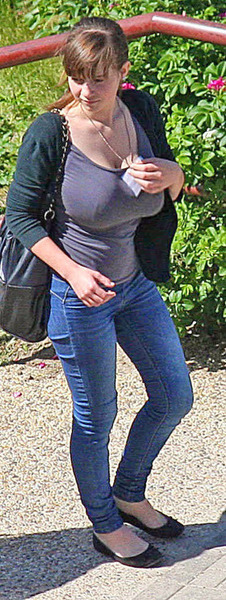 funbaggery:  bundles-of-boobs:  Just another milf at the playground with her child… 