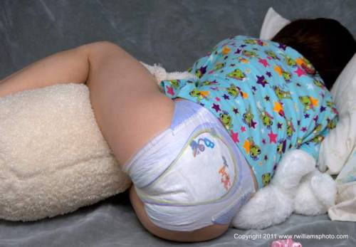 handsomeinhuggies:  Bunny in pampers adult photos