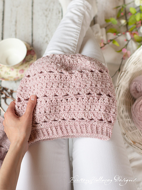 ericacrochets: Secret Garden Slouch Hat by Kirsten Holloway DesignsFree Crochet Pattern Here Lovely 