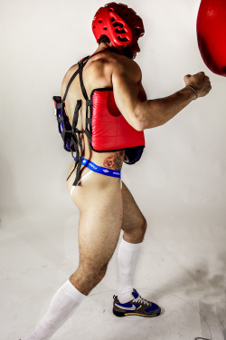 dietzunderwear:  excercising in a jockwww.deliodietz.com