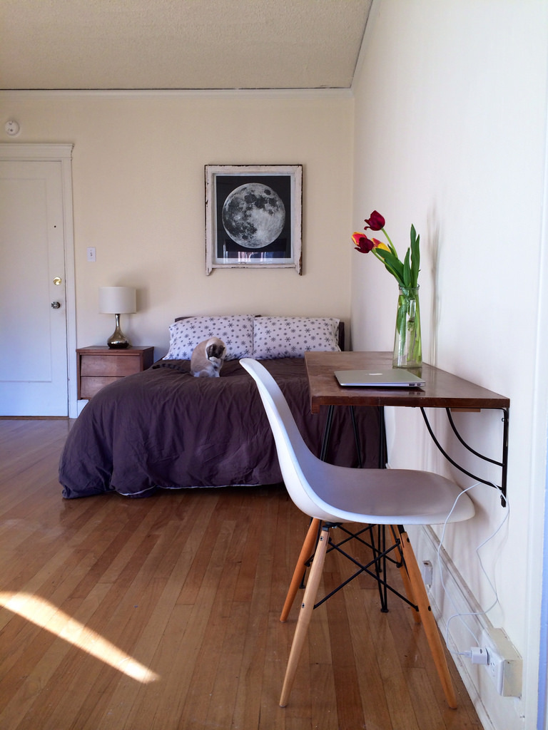 Anna Bjornberg’s lovely bedroom workspace.
