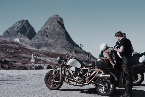 Photography by Mariola Zoladz.(par Mariola Zoladz)More motorcycle lifestyle.