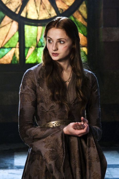 costumeloverz71: Sansa Stark (Sophie Turner) Purple leaf cloak.. Game Of Thrones (2011-2018).. Costu