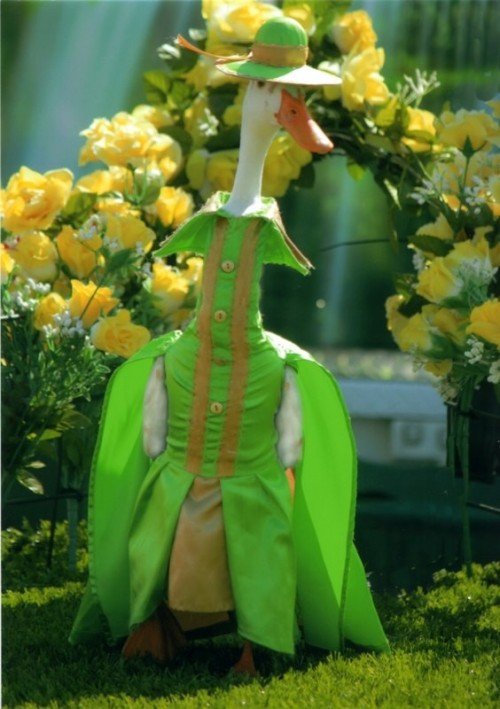 becausebirds:archiemcphee:Hooray! It’s time once again to visit the Duck Fashion Show, where hau