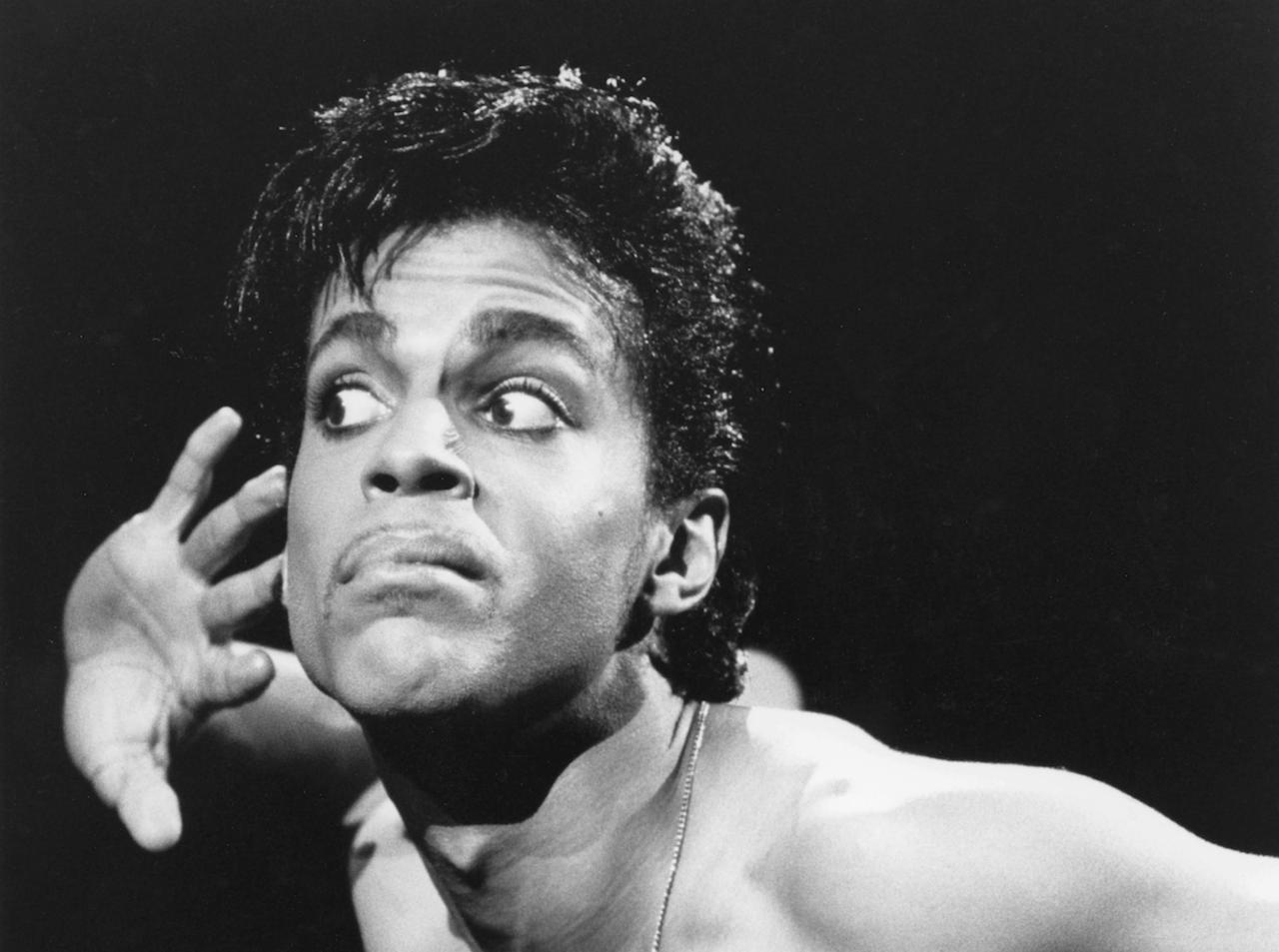 pat920:  Prince. Pat.💋  Alors, j'écoute ? . Pat.💋