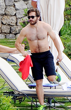 robertdeniro:Jake Gyllenhaal in Amalfi, Italy.