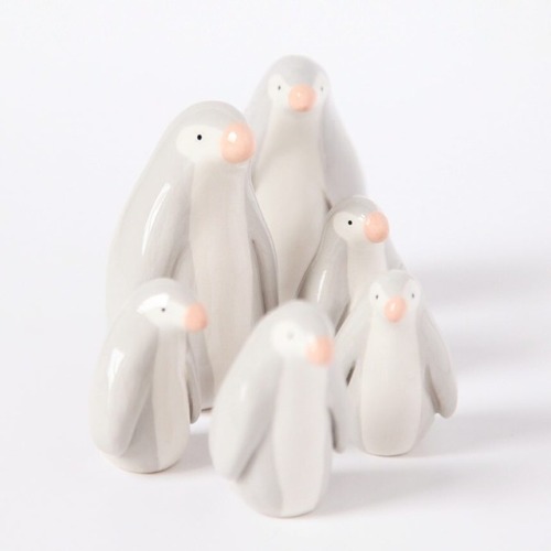 sosuperawesome: Ceramic Figurines and Miniatures by Sara Theron of Dodo Toucan on Etsy See our minia