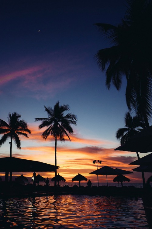 noizzex: sunset @ puerto vallarta Sheraton | 自逍遙 The Wanderer 