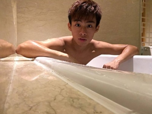 kwkw10: hkboysgocrazy: HK slim fit handsome bottom Wai (he’s 18+) #HKBoysGoCrazy - [HK/Cute Boy/Ori