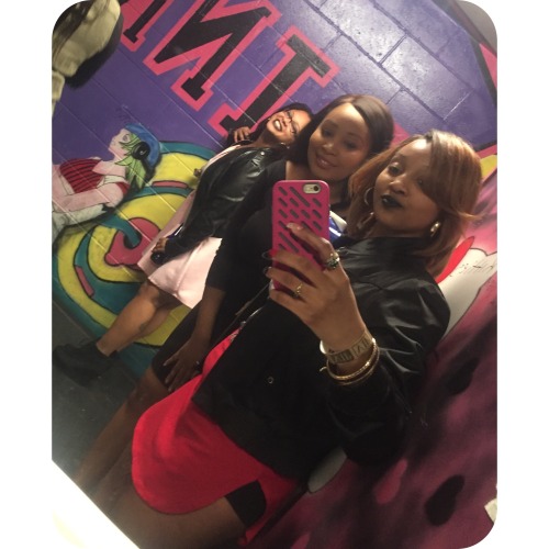 youcan-callme-queenbri:  Happy blackout! 