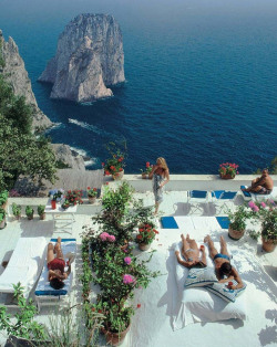 toryburch: A is for All About Amalfi   No one captures the leisure life quite like photographer Slim Aarons. Above, the sun-kissed scene on the Amalfi Coast 