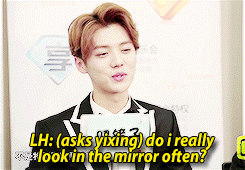 s-ooyoungs:  luhan being busted by yixing 