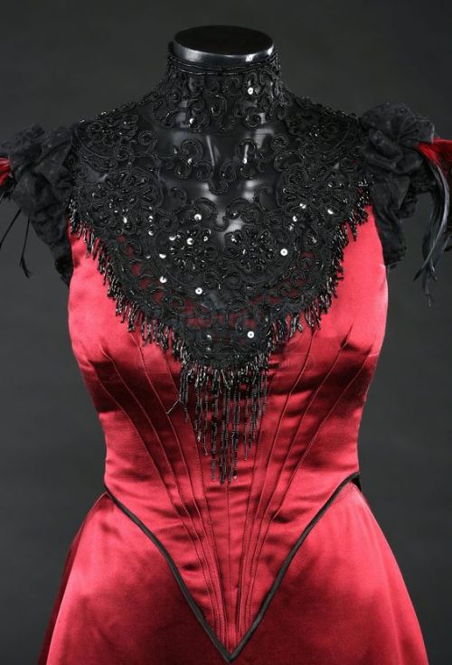 fuckyeahfeministtv: Vanessa Ives costume from Episode 2.6: Glorious Horrors.  -Penny Dreadful, 2015 