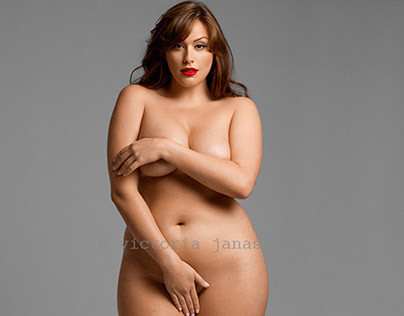 italiankong:  Jennifer Maitland. Gorgeous, thick and utterly perfect. I dislike the term “plus-size”. It somehow infers that they are somehow not as “perfect” as the skinny, shapeless models mainstream media views as “normal”. They are often