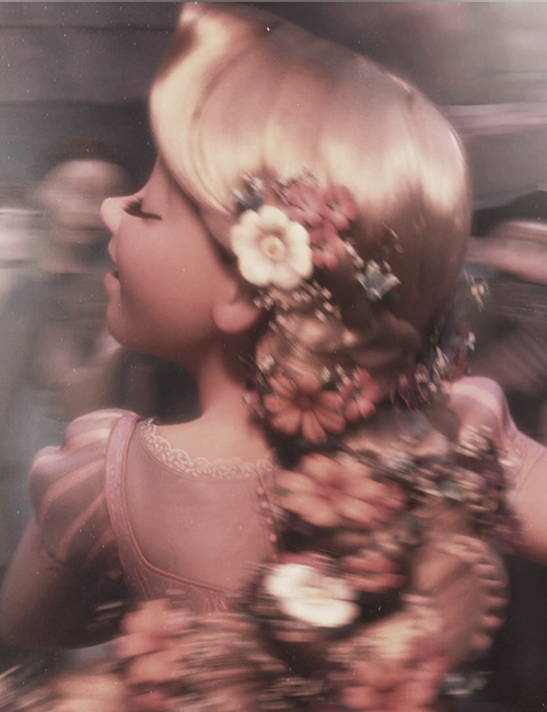 Now I'm here, blinking in the starlight.Now I'm here, suddenly I see,Standing here, it's all so clea
