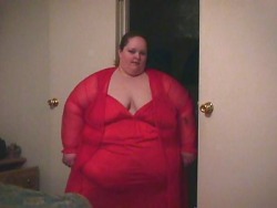 largessbbwfattygirl:  Wanna hook up with a horny BBW? - CLICK HERE!