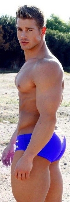 miguelorozcovictory:  Ode to bubble butts.
