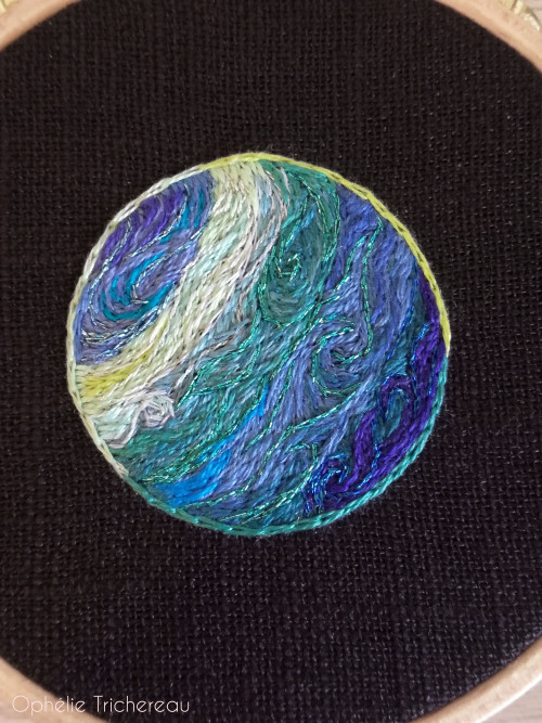  “Uranus”Hand embroidery.DMC embroidery threads on linen.Frame : 8cm in diameter.Planet 