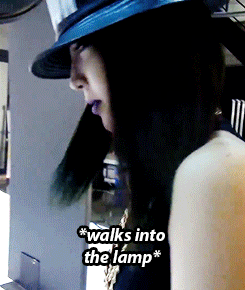 kimhvuna: Jeon Jiyoon explanation in one gifset.