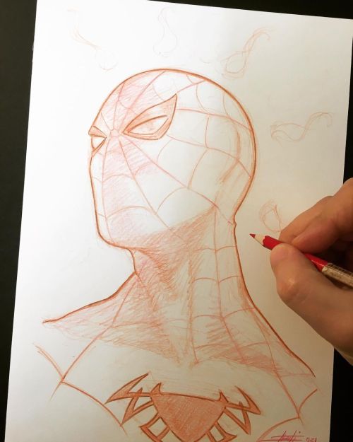 Spider man headshot sketch!! Buongiorno. . . . . . . #marvel #marvelcomics #spiderman #lucastrati #l