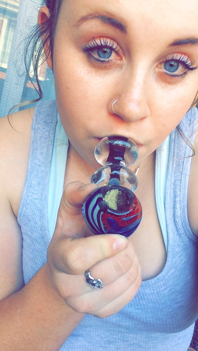 blazing-homo:  Kief bowls 💨 it’s good to be home ☀️ this bowl got me stoneddd