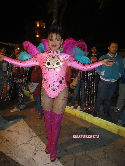 DESFILE GAY EN STA CRUZ BOLIVIA. SET # 1