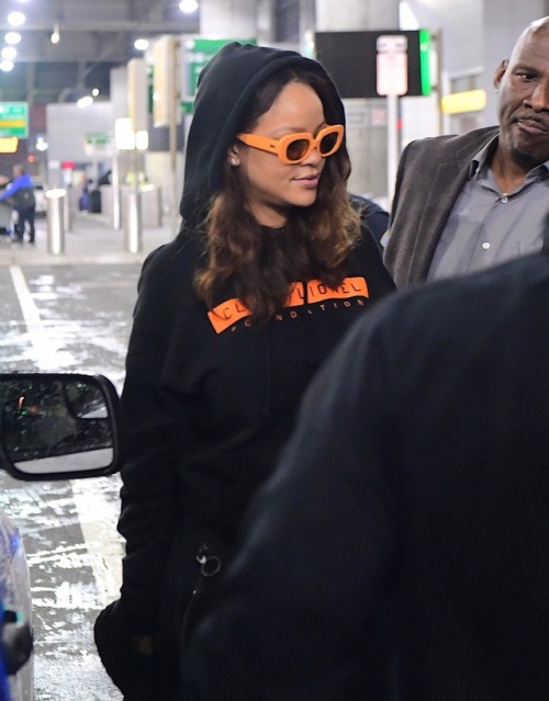 Rihanna at JFK Airport in NYC (Sept. 7