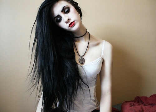 varuapolitenkova - Clavicle is my dream.