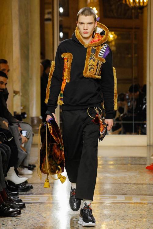 Outfit for Hakkaku the Wolf DemonVersace Fall/Winter 2018