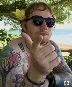 car-jacking:  Some people might hate me for posting this but … 😂😂 OMFG!! i think i just died after i saw that last picture 😍😈😍😍😍💗hes just so fucking “perfect” #ed sheeran #sheerio 