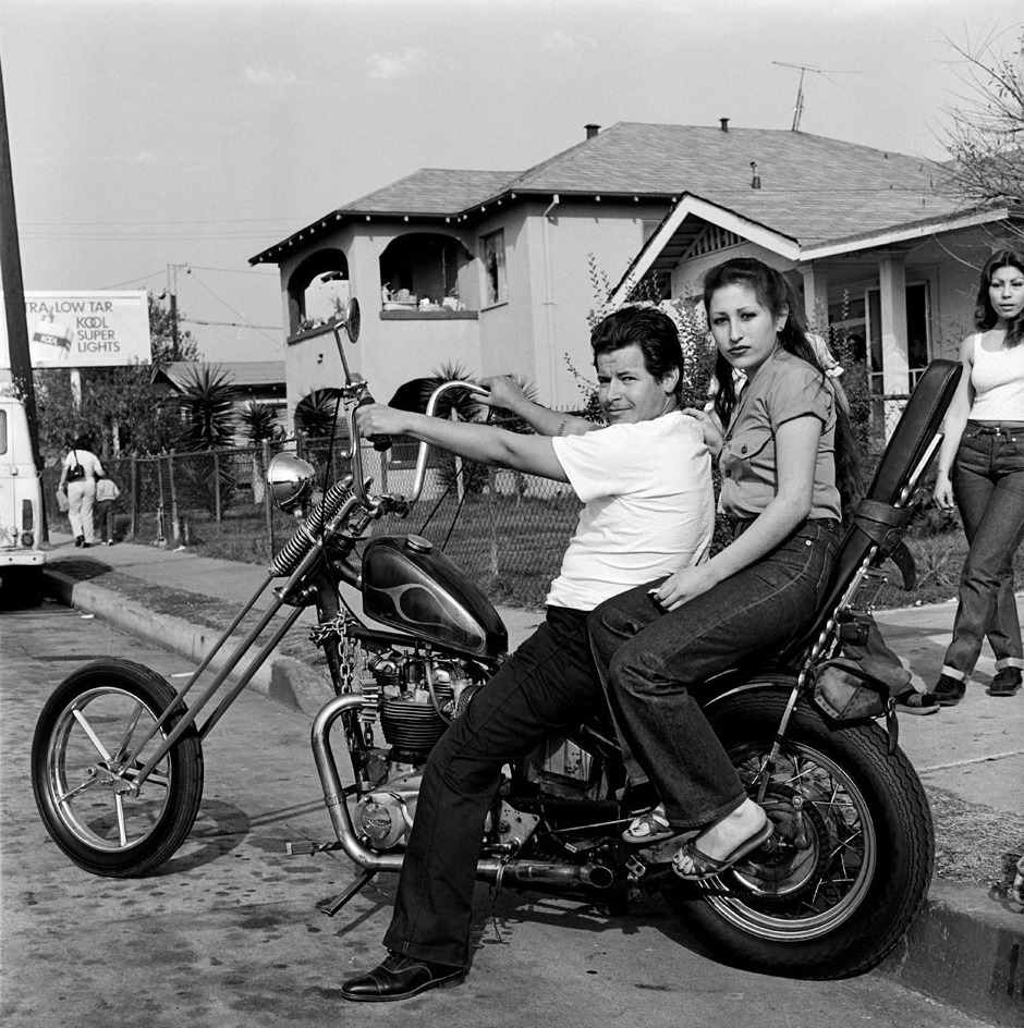 twixnmix:
“East Los Angeles Gang El Hoyo Maravilla (1983)In 1983, British photographer Janette Beckman was in Los Angeles documenting the burgeoning West Coast punk scene. Browsing through the LA Weekly, she became fascinated with an article about El...