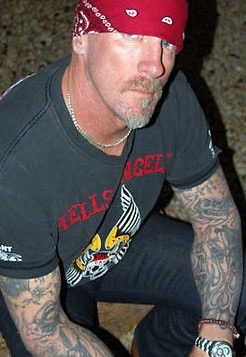 daviebear:  rawlthrbootsff:  Hot inked guys #2  Hugs DavieBear 