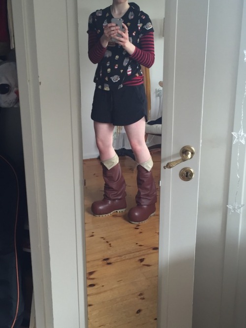 Shoes for my Fierce Diety Link cosplay almost finished! I&rsquo;m really happy with the result!!