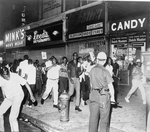 harlemcollective:  Harlem Riots of 1964.History has a way of repeating itself.