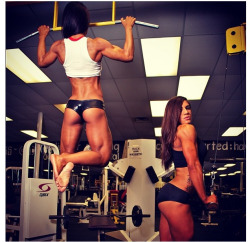 fuckyeahfitbodies:  Alexis and Brittany 