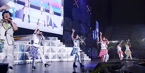 huhwhatyak:  02.   Dancing∞BEAT!! 1st LIVE『Road To Infinity』  //  アニナナ #06「雨の中の