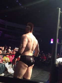 omgsheamus:  DAT ASSSSS 😍👅💦 