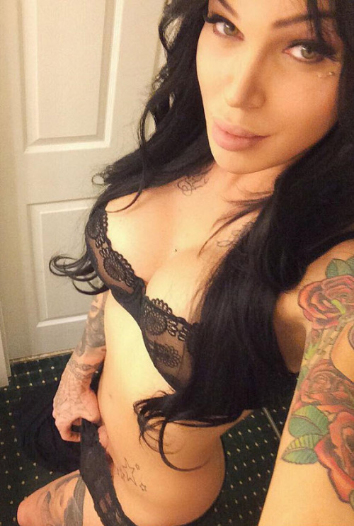 shemalesbigcocks:  http://shemalesbigcocks.tumblr.com/