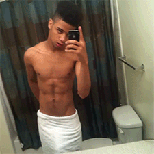 ilove-hisdopeass:  HE DROPPED THE TOWEL  porn pictures