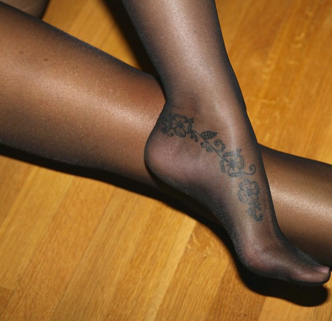 angelswithstockings:  Sexy instagram legs part 4